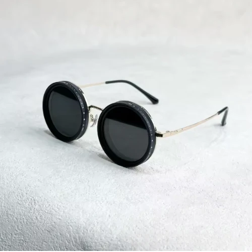 Black Lens - Sunglasses