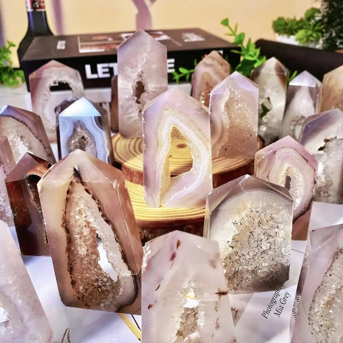 Luxury Natural Geode Agate Crystal Point – Unique Gemstone Décor & Jewelry Gift